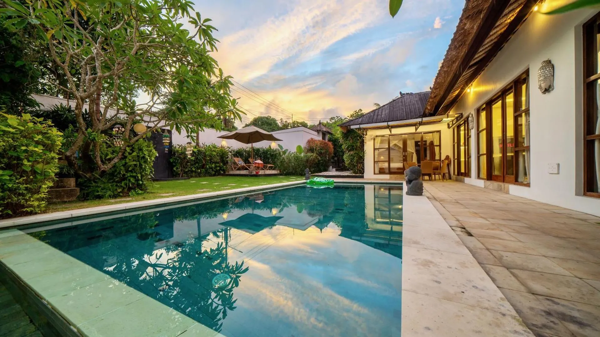 Bali Sunyi Villas Jimbaran  Jimbaran (Bali)