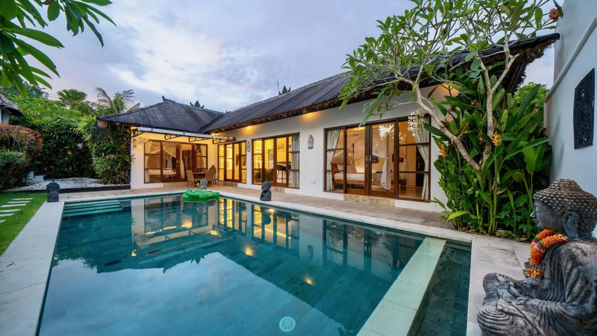 Bali Sunyi Villas Jimbaran  Holiday home Jimbaran (Bali)
